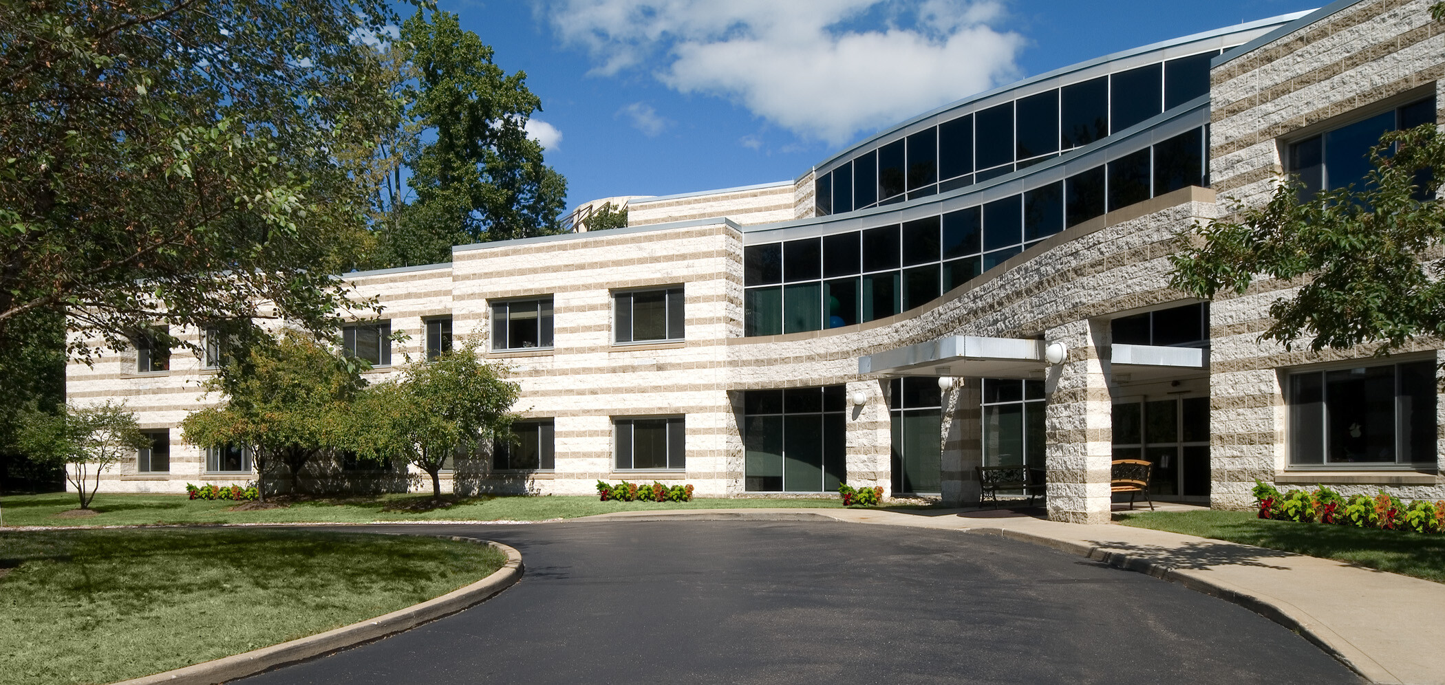 SSI Group SSPS、 PSYCHOFEDBACK、ナポレオンヒル、 Spacious Rehabilitation Suites | Expert Care for Speedy Recovery